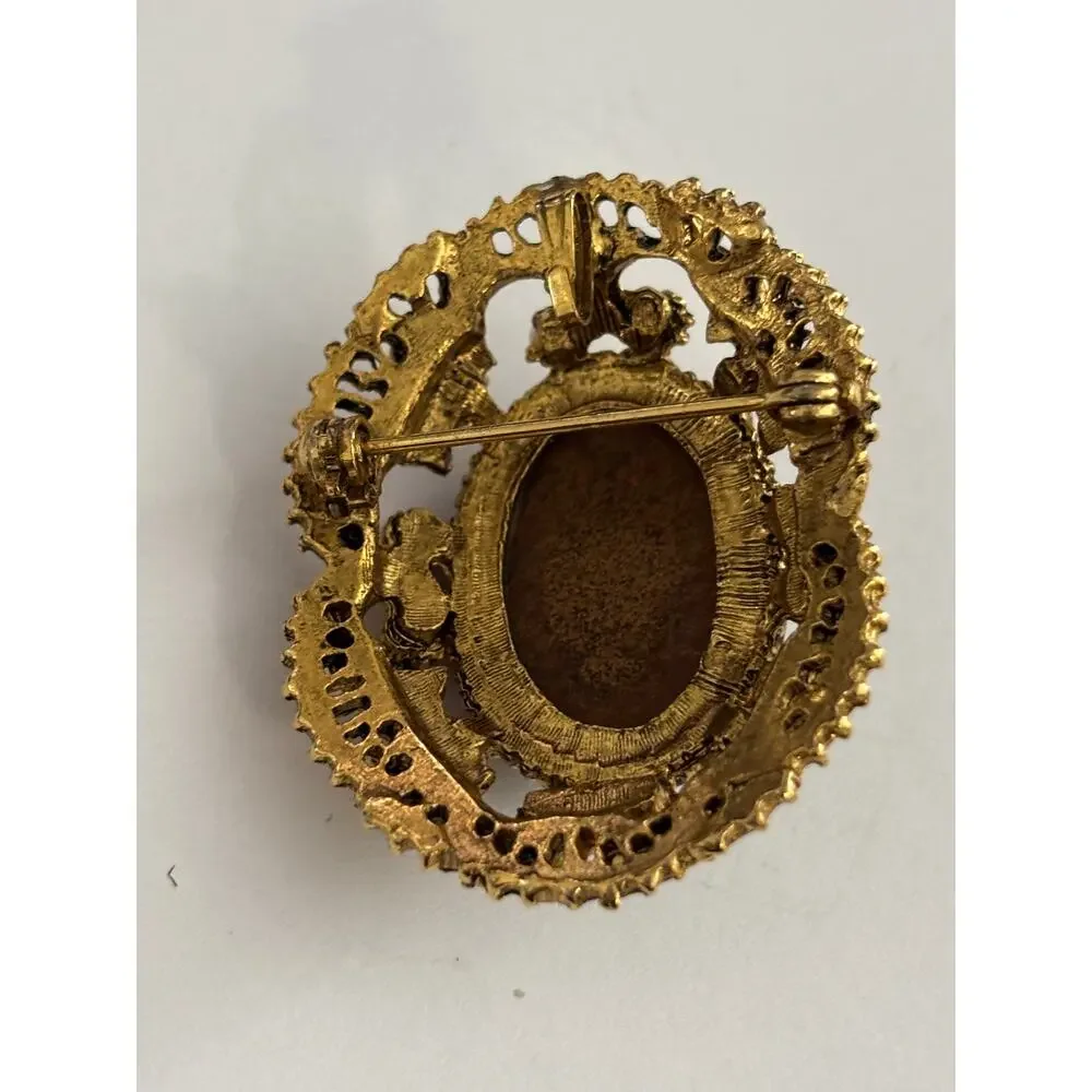 Vintage Gold Tone Brooch Glass Cabachon Faux Pearls Florenza?